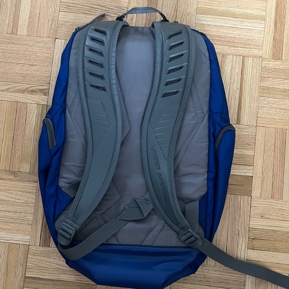 UA Storm Undeniable Backpack with Laptop Compartment - Picture 2 of 3
